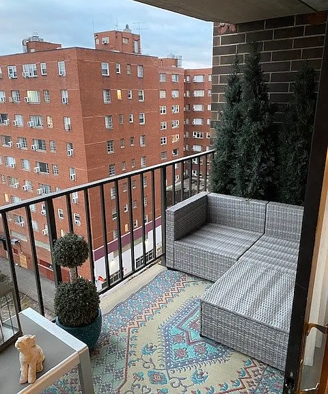 Essex House — Photo 2