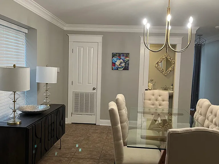 406 Newton St — Photo 10