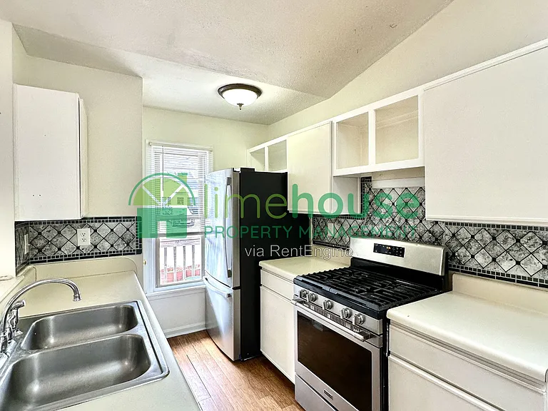 1316 Wellfleet Ct — Photo 5