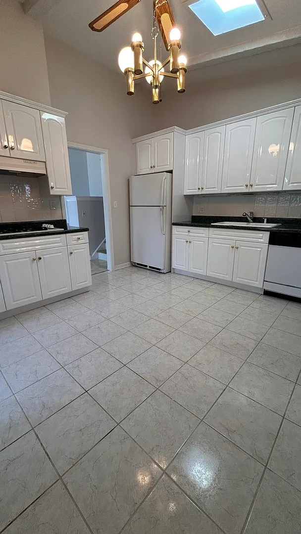 3 bed, 1781 sqft, $2,995 — Photo 4