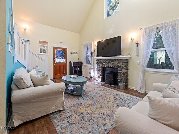 5th image of 2040 Overleaf Loop