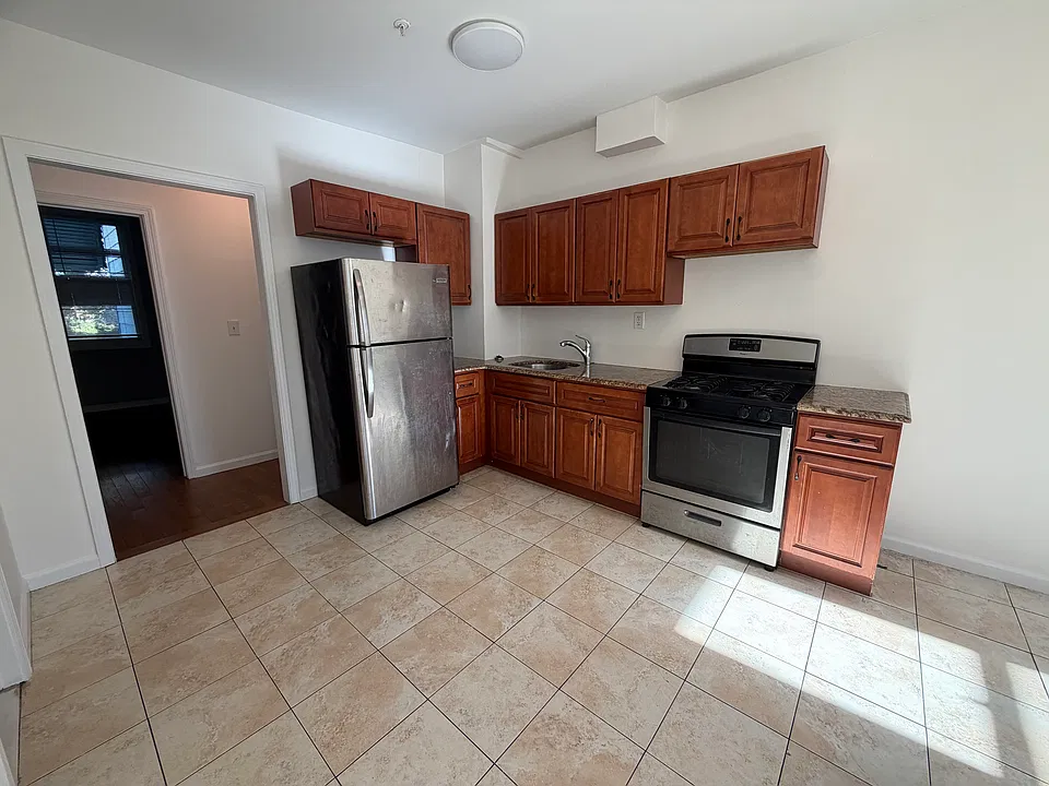 15 Cottage St #1F