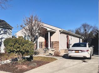 118 Central Ave, New Hyde Park, NY 11040