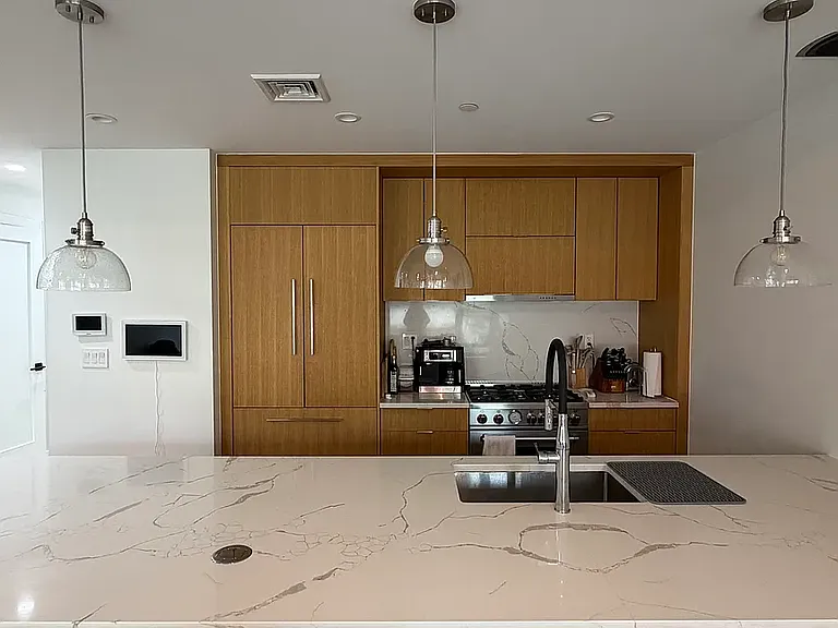 532 Lorimer St #2A — Photo 2
