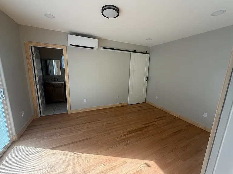 1134 Anza Ave — Photo 6