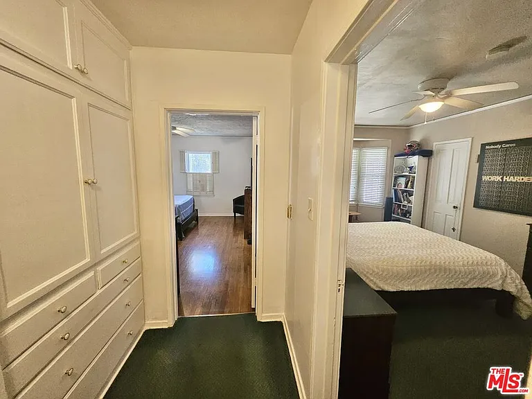 2211 W 78th Pl — Photo 25