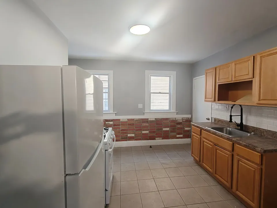 92 Shepard St #1