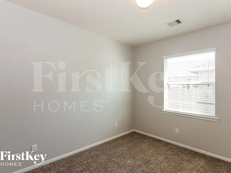 8330 Hampton Bay Dr — Photo 13