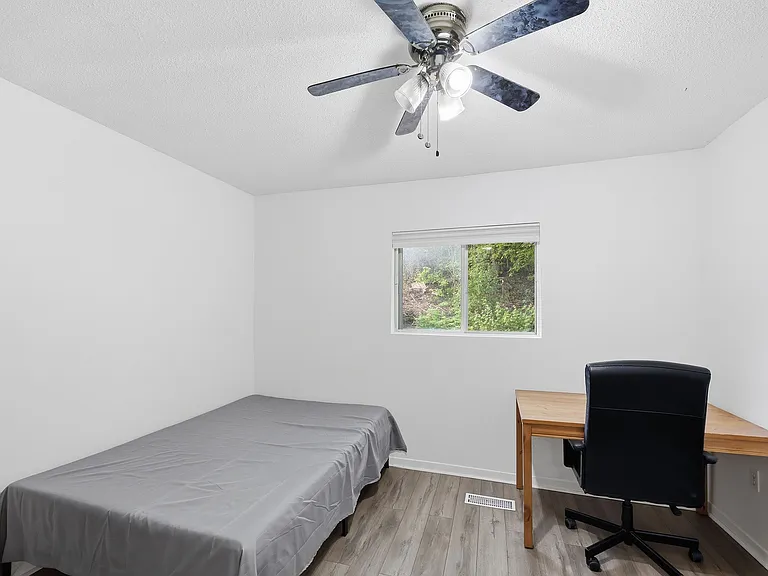 182 Montreal St — Photo 3
