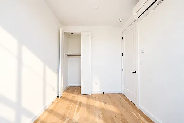 Bedroom, photo 4