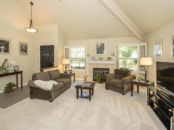 4th image of 1404 Leeward Ln