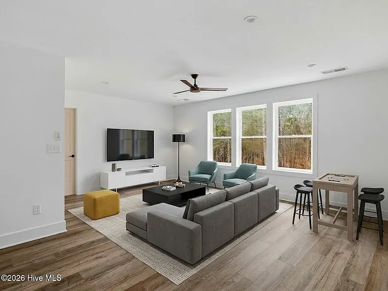 139 Lancashire Ln — Photo 25