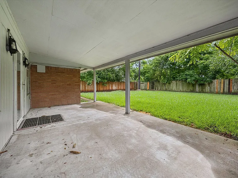4029 McDermed Dr — Photo 14
