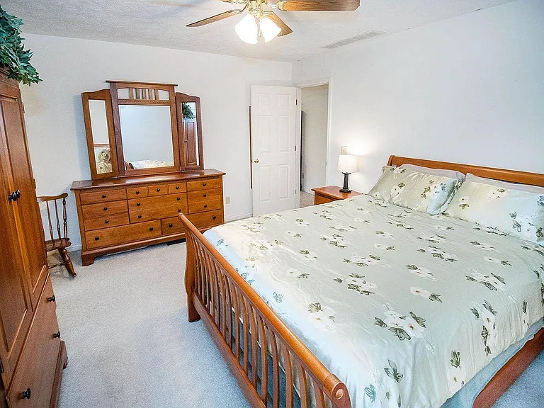 7844 Crystal Ct — Photo 19