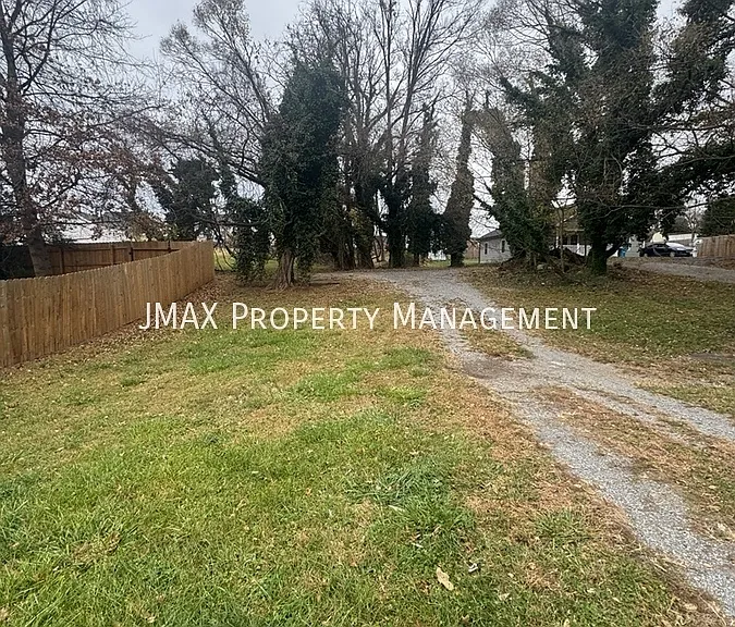1624 Redwood Rd SE — Photo 11