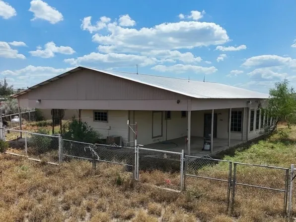 19 Hatfield Ln, Zapata, TX 78076