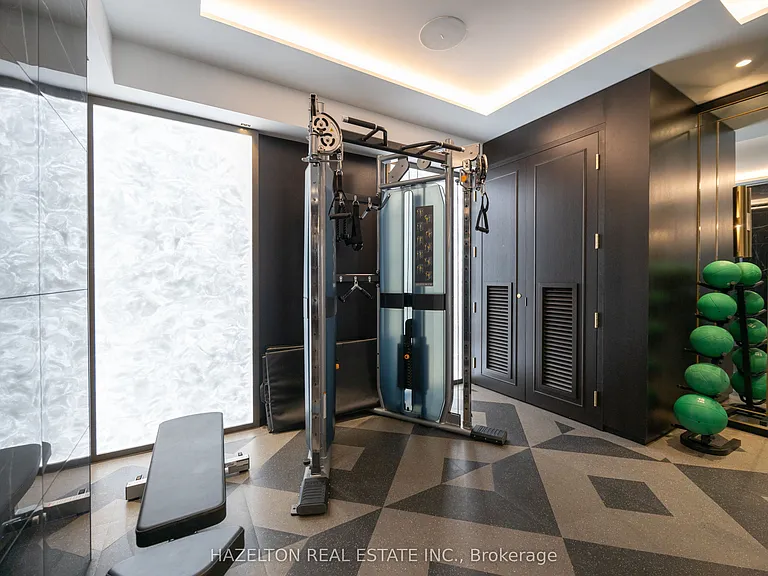 455 Wellington St W #301 — Photo 34