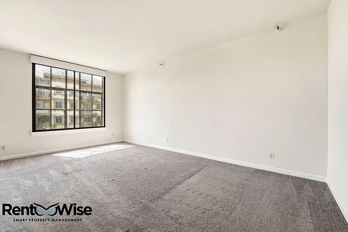 555 Laurel Ave #303 — Photo 44