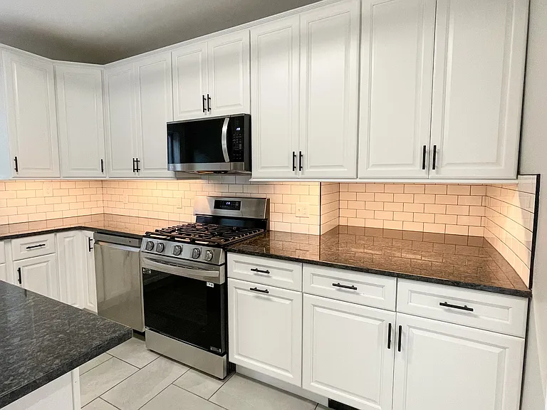 53 S Clover St #1 — Photo 9