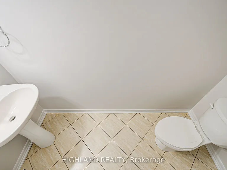 265 Ellen Davidson Dr #4 — Photo 8