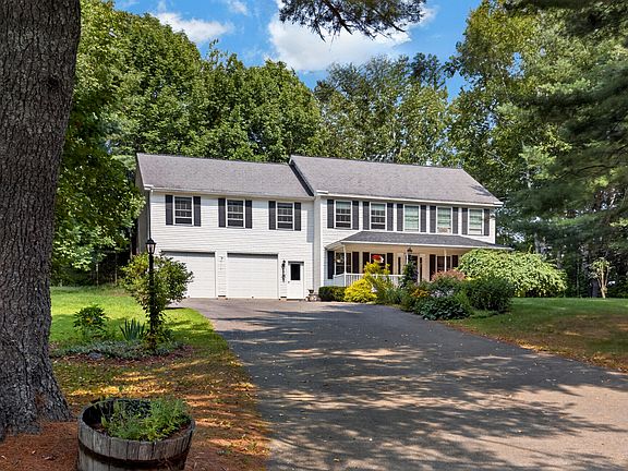 3rd image of 545 Deerfield Drive