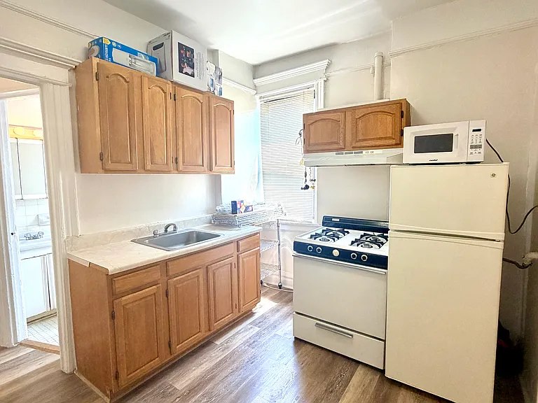 32-38 30th St #4C — Photo 2