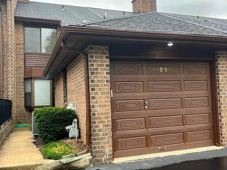 95 Timothy Cir — Photo 1