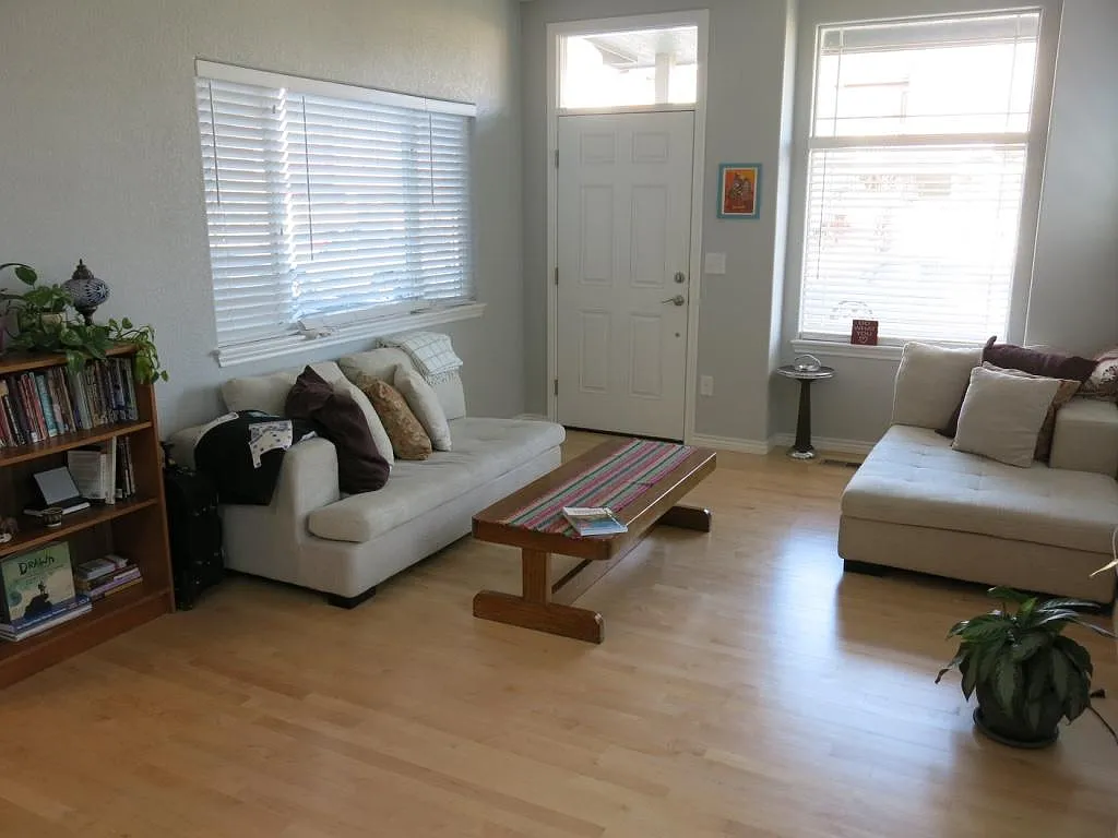 2 bed, 2.5 bath, 1828 sqft, $2,150 — Photo 4