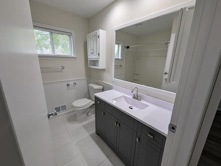 549 S Elm St — Photo 13
