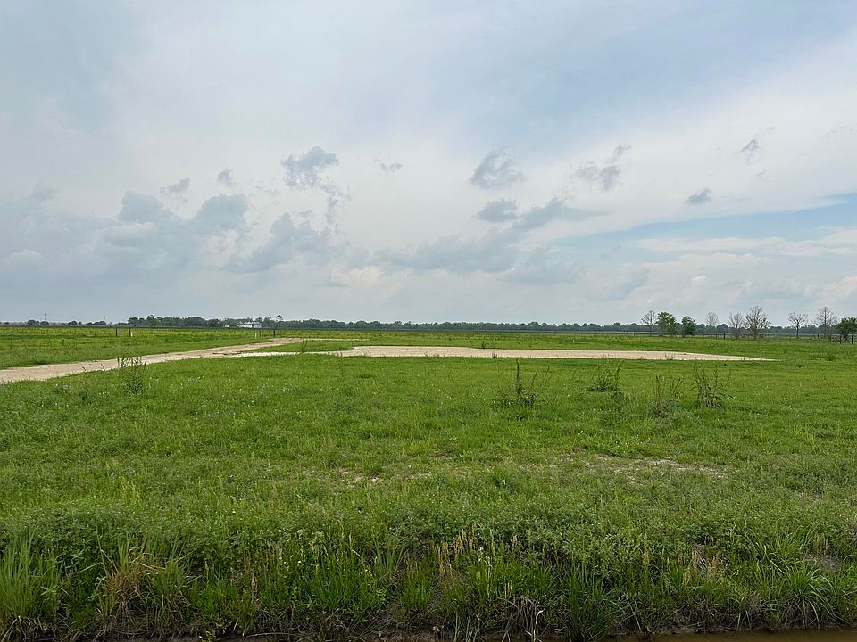 2nd image of 12067 Pousson Rd