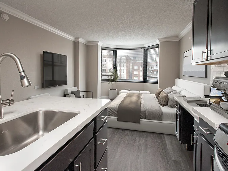 Tower 737 Condominium Rentals — Photo 6