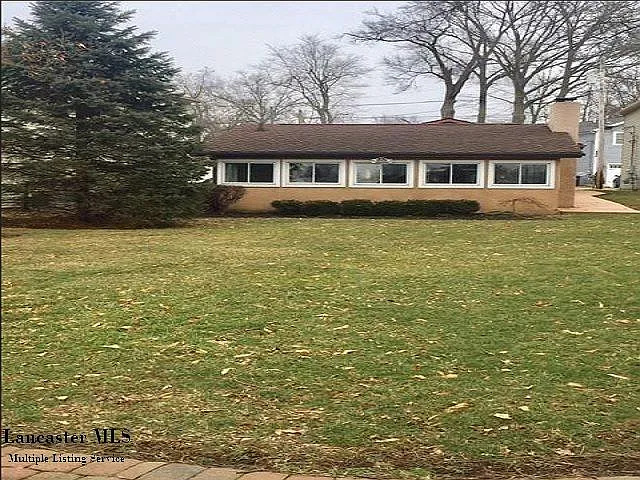 2985 Greenlawn Ave NE photo 1