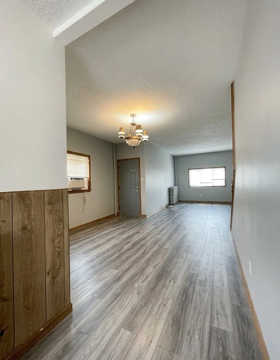 4 bed, 2760 sqft, $1,700 — Photo 2