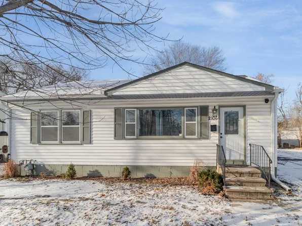 2106 Ericon Dr, Brooklyn Center, MN 55430
