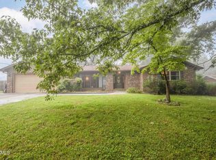 104 Oakwood Dr, Clinton, TN 37716