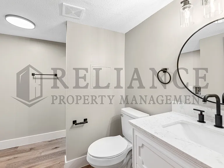 6908 W Oneil St — Photo 32
