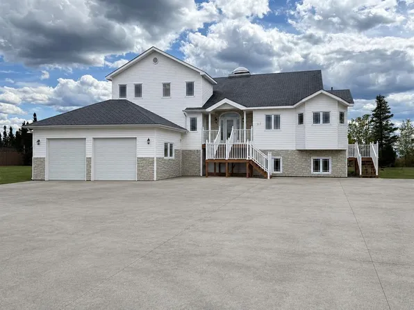 27 Ikey Street, Happy Valley-Goose Bay, NL A0P1E0