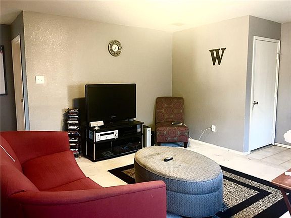 5th image of 1404 Royal Meadows Trl