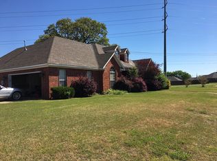 2220 Apple Blossom Ln, Conway, AR 72034