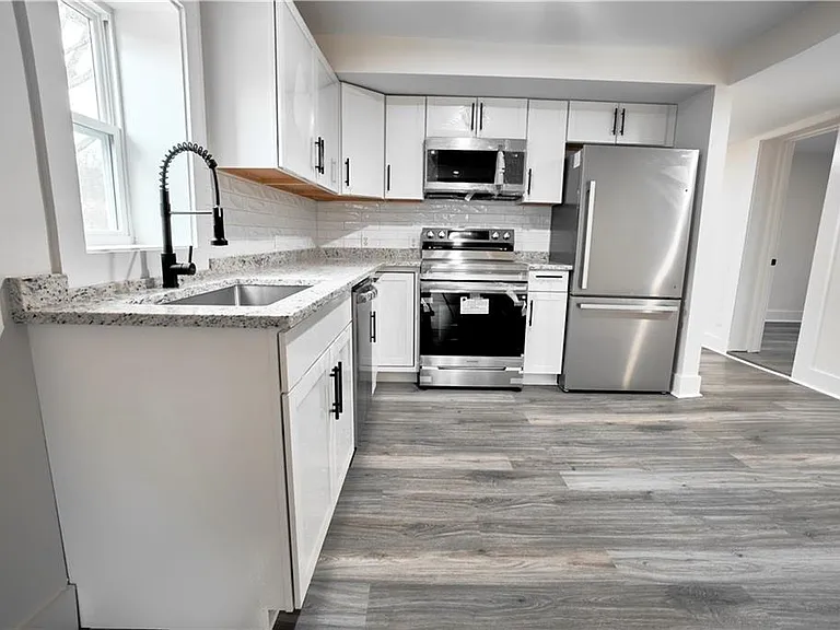 184 Scott St NW — Photo 6