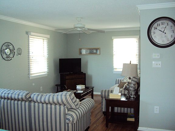 Living Rm fr Dining Area