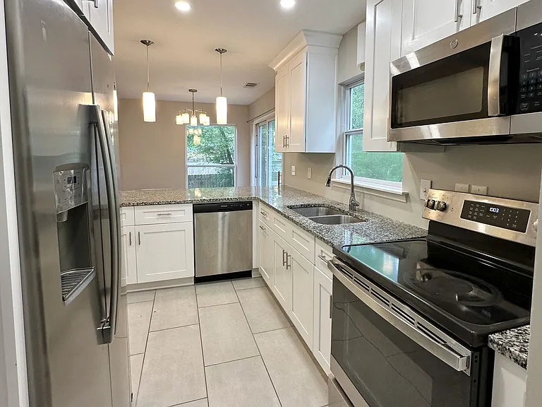 4930 Farmstead Ct NE — Photo 6