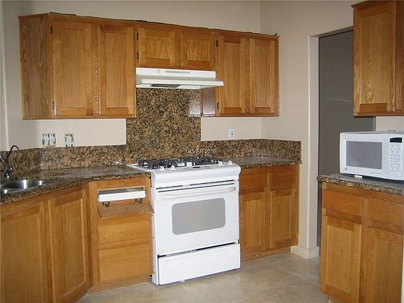 4th image of 9434 Baltinglass St #0