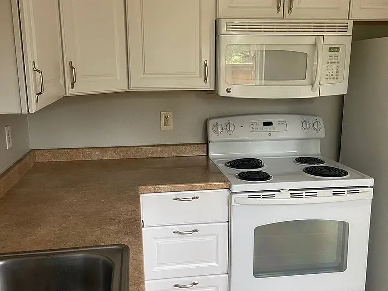 1615 Cottonwood Dr #14 — Photo 5