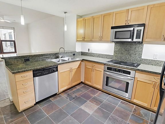 4th image of 1150 J St Unit 210