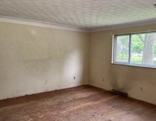 5th image of 1745 Alexander St
