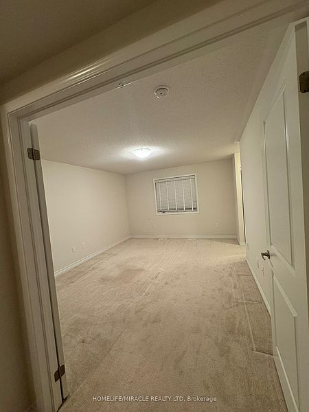 Brampton House for rent - 4 Bedrooms — photo 5