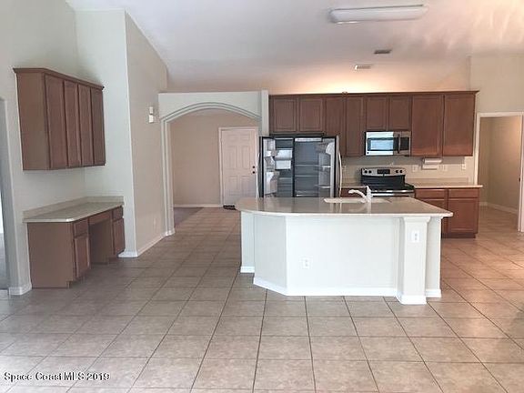 4th image of 5623 Yaupon Holly Dr