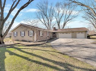 751 Sycamore Ln, Dundee, IL 60118