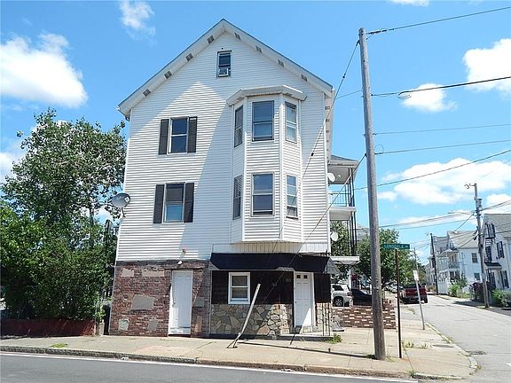 5th image of 105 Lonsdale Ave